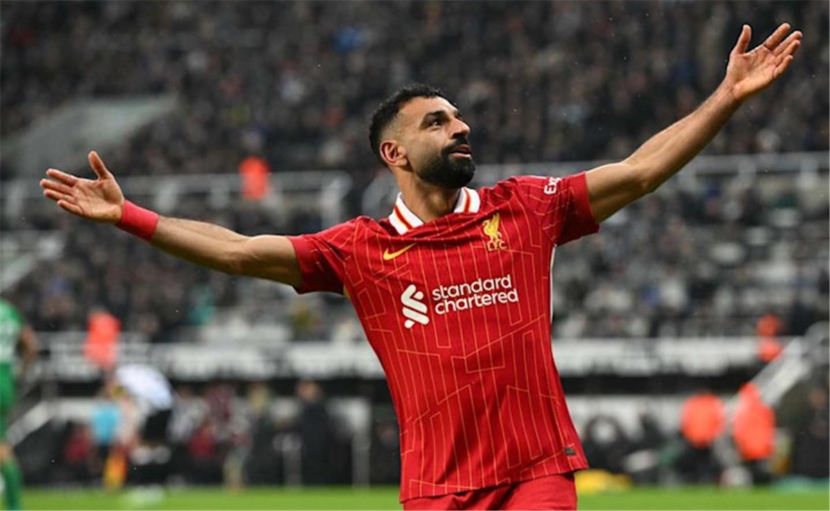 محمد صلاح يتألق ويتوج بجائزة رجل المباراة أمام مانشستر يونايتد